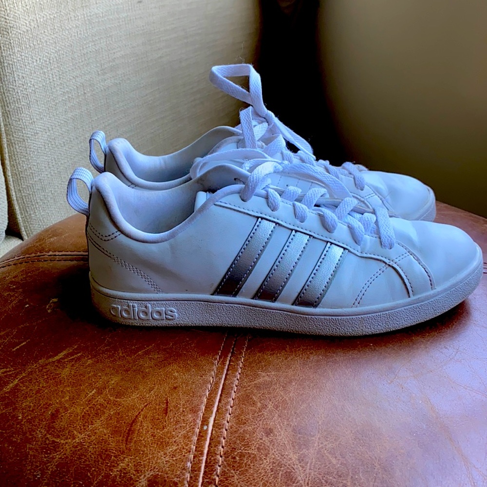 White Adidas size 7 Sneakers